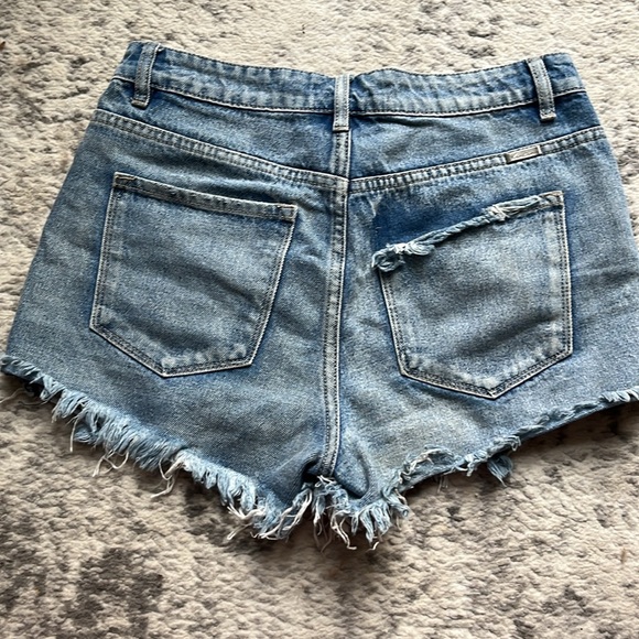 Kancan LA distressed denim shorts - Picture 2 of 4